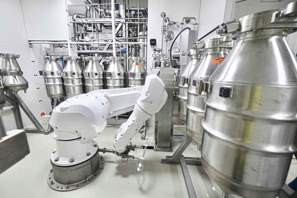 Bayer SOLIDA 1: Glatts PFC steuert die Robotersysteme